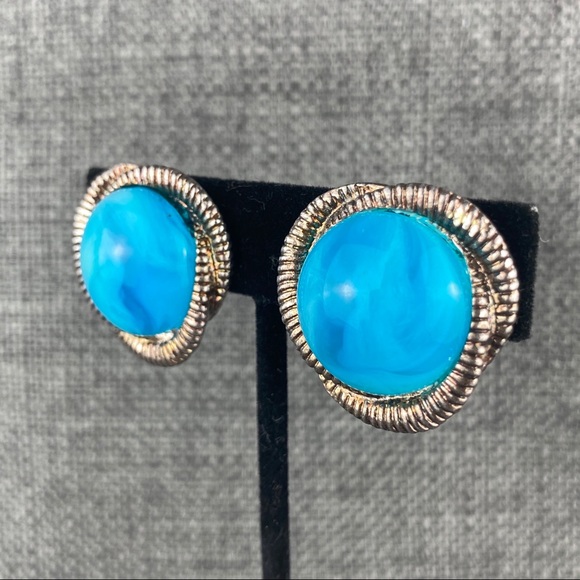 Vintage Cerulean Sphere W/ Ribbed Silver Clip On - Picture 2 of 6